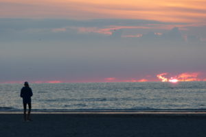 Sonnenuntergang an der Strandbar