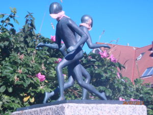 Die Badenden - Strandstraße